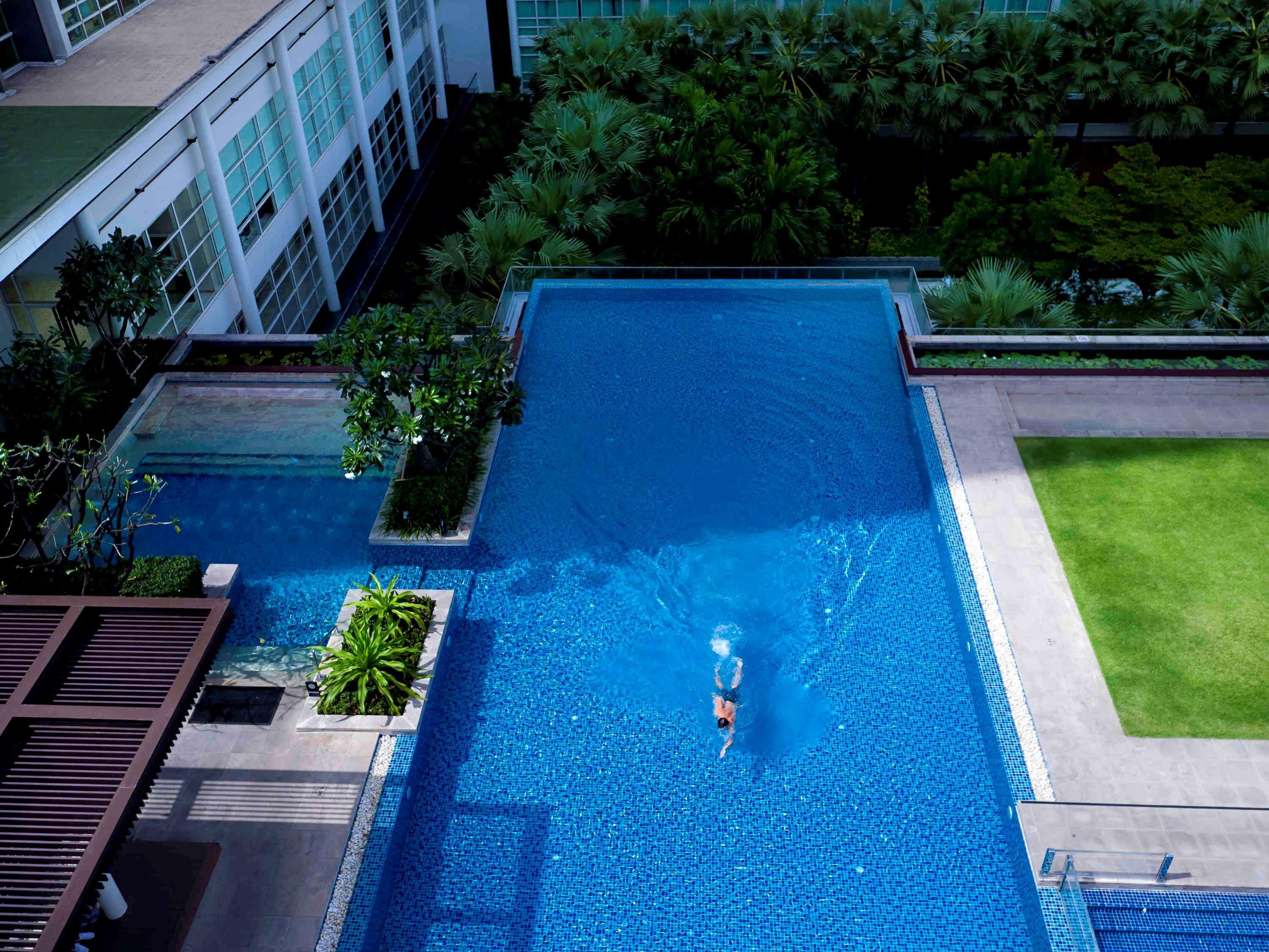 Hotel Pullman Bangkok King Power Exteriér fotografie Infinity pool at The Park, Hyderabad