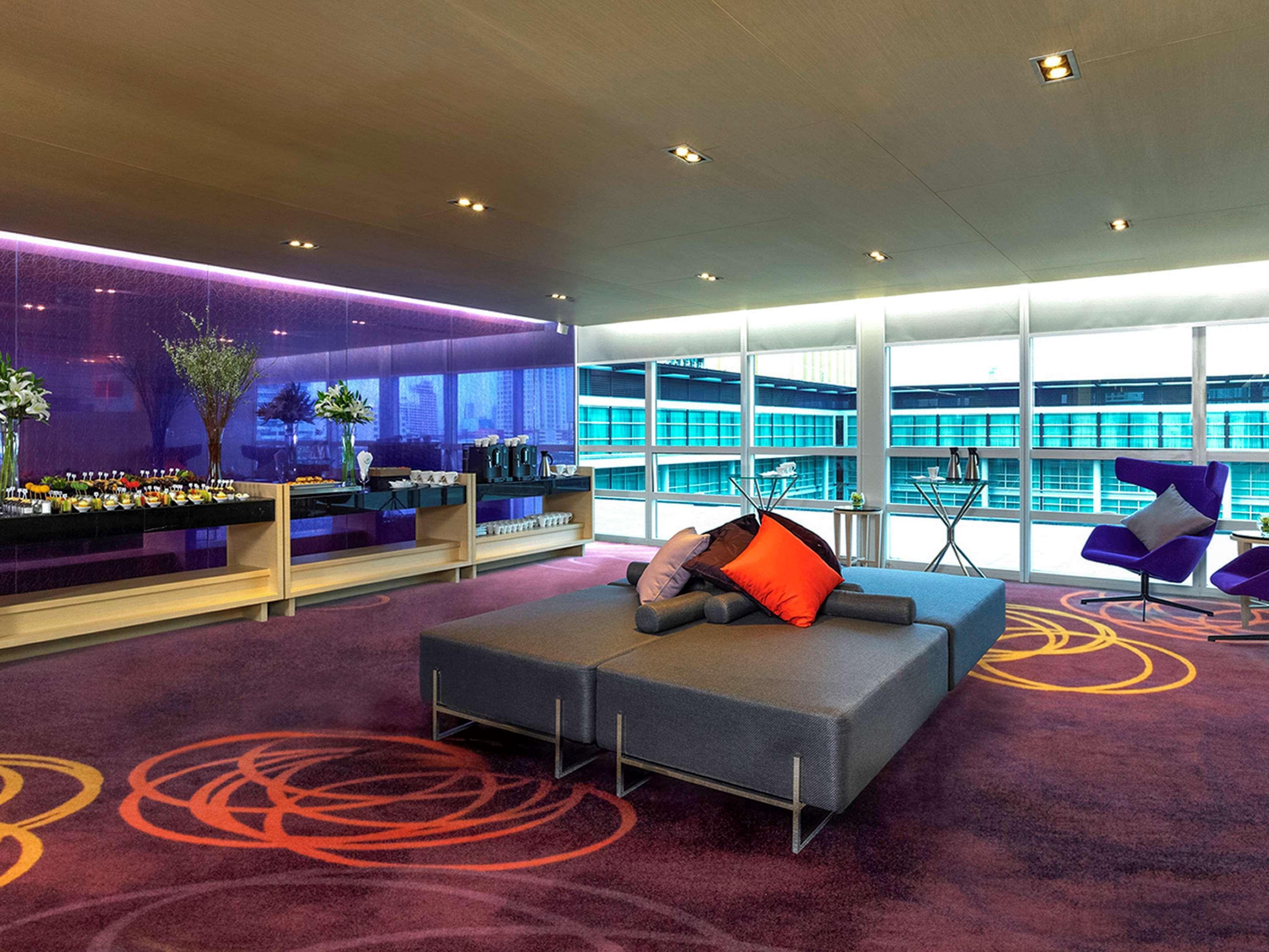 Hotel Pullman Bangkok King Power Exteriér fotografie The interior of the W lounge at London Heathrow Airport